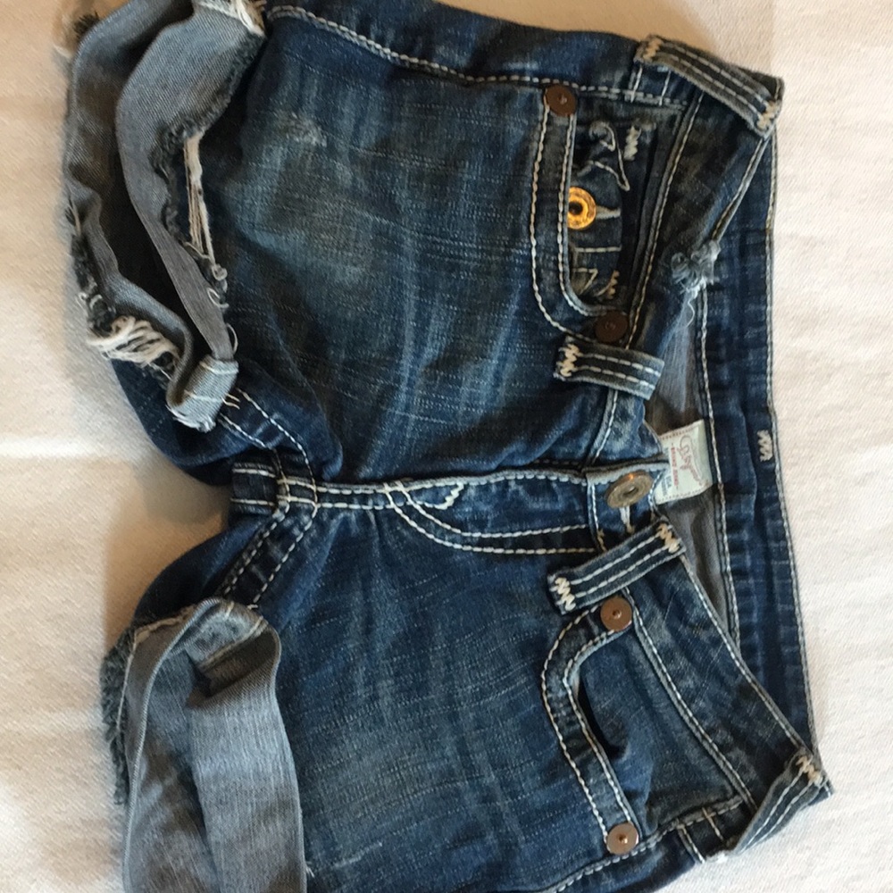 Pre-owned true religion shorts wow just to die for